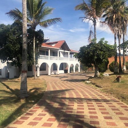 Hotel Villa Noel 치나우타 외부 사진